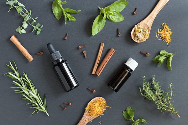 huiles-essentielles-pharmacie-papet-morillon-bain-de-bretagne